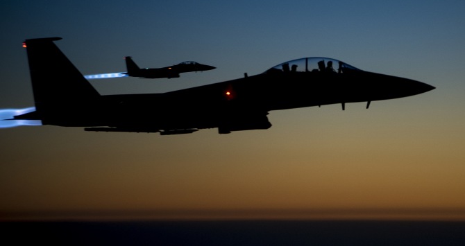 U.S. Air Force F-15E Strike Eagles over northern Iraq (Photo by Senior Airman Matthew Bruch, via Gonzalo Alonso: https://www.flickr.com/photos/134160831@N07/18393179544/)