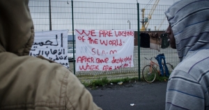 We Are Victims (Calais Crisis) Photo credit: Jey OH photographie, via Flickr (https://www.flickr.com/photos/jey-oh/14320742956/). Licence: CC BY-NC-ND 2.0.