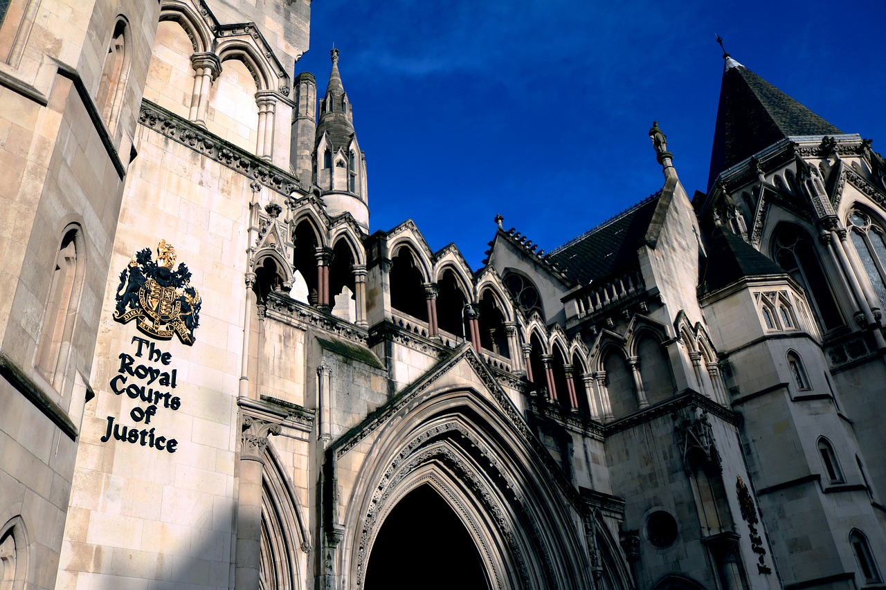 the-royal-courts-of-justice-1648944_1280