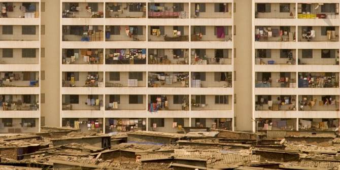 Slums to High Rise, Mumbai. Image credit: flickr/Jamie Hunter CC BY-NC-ND 2.0